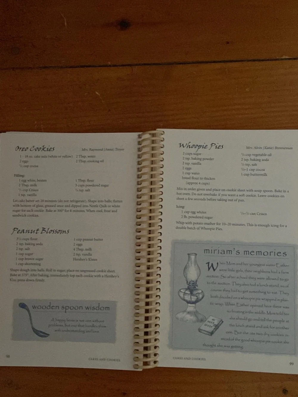 Vintage Amish spiral Cookbook cookies pie cake dessert main meals baking cooking